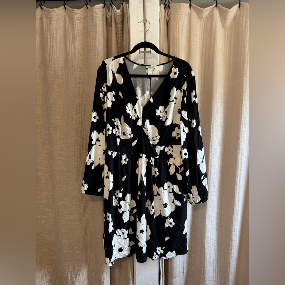 NWT Ava & Vic Floral Dress- 1X